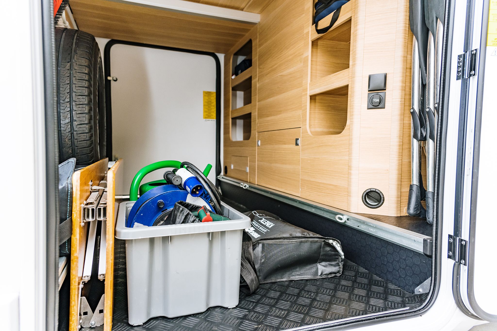 alt="Adria_matrix_garage">