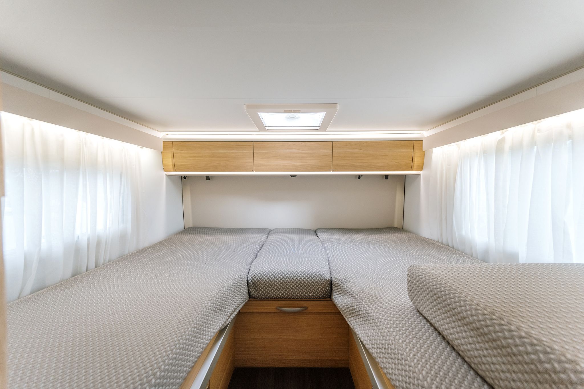 alt="Adria_matrix_rear_bed">