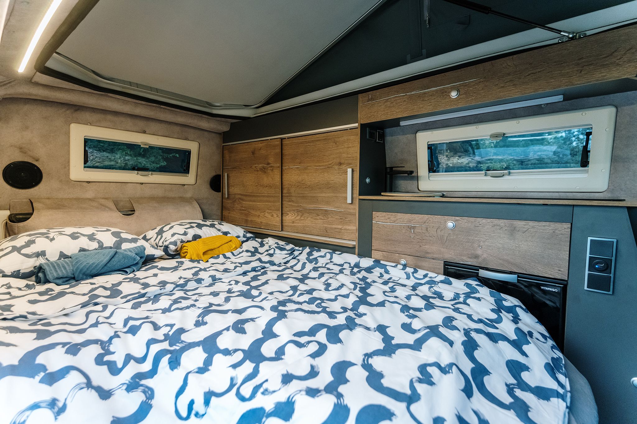 alt="VW_campervan_bed">
